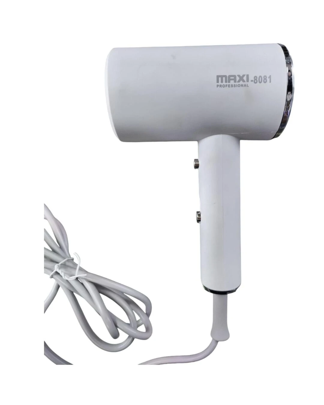 Secador de cabello iónico compacto color blanco modelo Maxi-8081 con diseño minimalista, mango ergonómico, botones laterales y cable de alimentación largo.