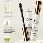 Suero para crecimiento de pestañas y cejas Sky Lash con romero y biotina, en envase dorado y blanco.