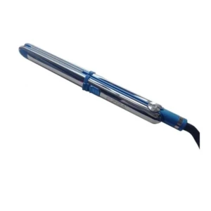 Plancha de cabello profesional Ezra con acabado cromado y detalles en azul, diseño delgado, cuerpo ergonómico y placa cerámica para alisado brillante.