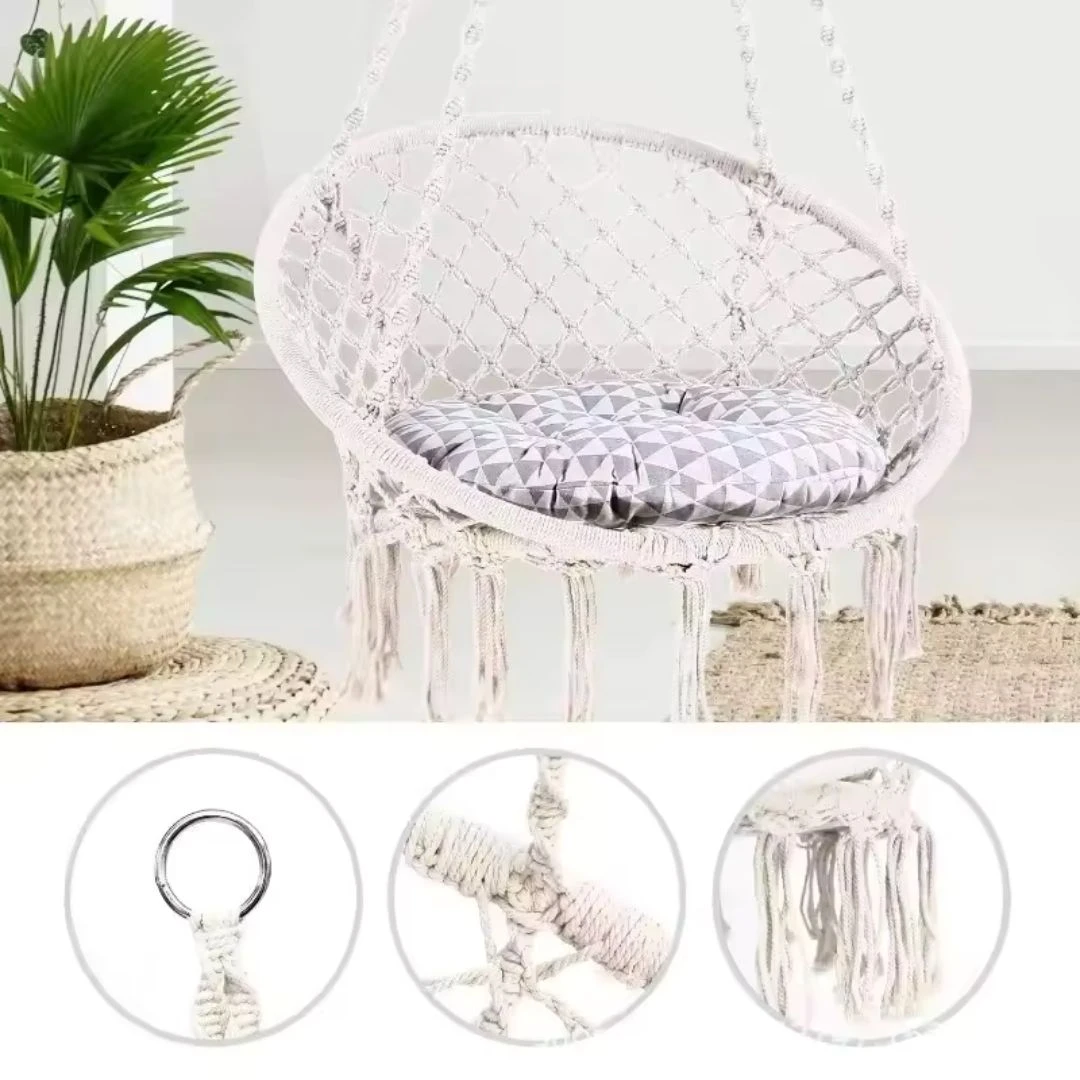 Silla hamaca colgante de macramé blanco con cojín gris y blanco. Ideal para interiores y exteriores.