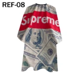 Capa de barbería impermeable con estampado de billetes de cien dólares y logo Supreme.