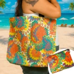 Set de 2 bolsas reutilizables plegables con estampado de mandala coloridas en playa.