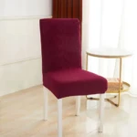 Funda de silla protectora gruesa, color vino tinto, textura acanalada, moderna.