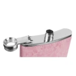 Wiskera portátil rosa de acero inoxidable, 8 oz, con detalle de cuero texturizado y tapa roscada.