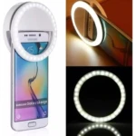 Mini aro de luz recargable blanco clip en Samsung Galaxy S6 Edge.