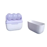 Ice Roller S30 con rodillo violeta de tres esferas y recipiente blanco, ideal para refrescar la piel.