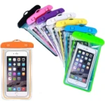 Set de bolsas impermeables para celular en varios colores vibrantes: naranja, negro, rosa, morado, blanco, amarillo, azul y verde.