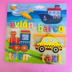 Didáctico de madera con 4 medios de transporte y sus nombres: avión, barco, tren y taxi. Colores vivos.