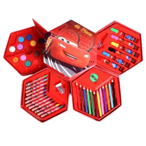 Set de Arte Box 46 Pcs con diseño de Rayo McQueen, incluye acuarelas, crayones, lápices de colores y borrador.