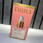 Caja de aceite para después del afeitado Truly Soft Serve de 90 ml con aroma a vainilla y fresa, ingredientes clave.