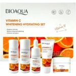 Mini Kit Viajero Facial Bioaqua Vitamina C: limpiador, serum, tónico y crema con naranjas.