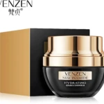 Crema hidratante para ojos Venzen Niacinamide en envase negro y dorado.