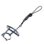 Arnés para mascotas pequeñas ajustable, diseño estampado floral azul y gris, con correa de sujeción y gancho.