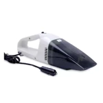 Aspiradora de coche portátil blanca y negra con cable y enchufe para auto, diseño ergonómico.