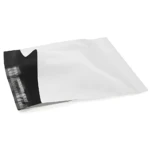 Bolsa de e-commerce blanca y negra, 25x35cm, para envíos, con solapa adhesiva.