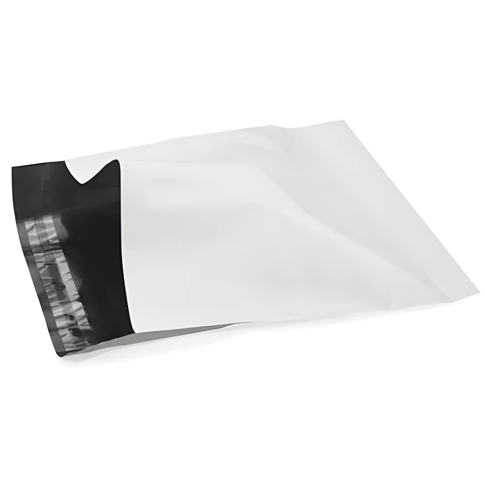 Bolsa de e-commerce blanca y negra, 25x35cm, para envíos, con solapa adhesiva.