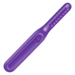 Cepillo desenredante eléctrico de color morado con vibración, diseño ergonómico de mango largo y cerdas flexibles para eliminar nudos sin tirones.