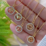 Collares dorados para mujer con colgantes de cruz, corazón, luna y corona, adornados con circonitas.
