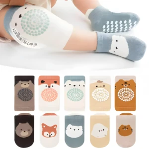 Medias y rodilleras antideslizantes para bebé con diseños de animales.
