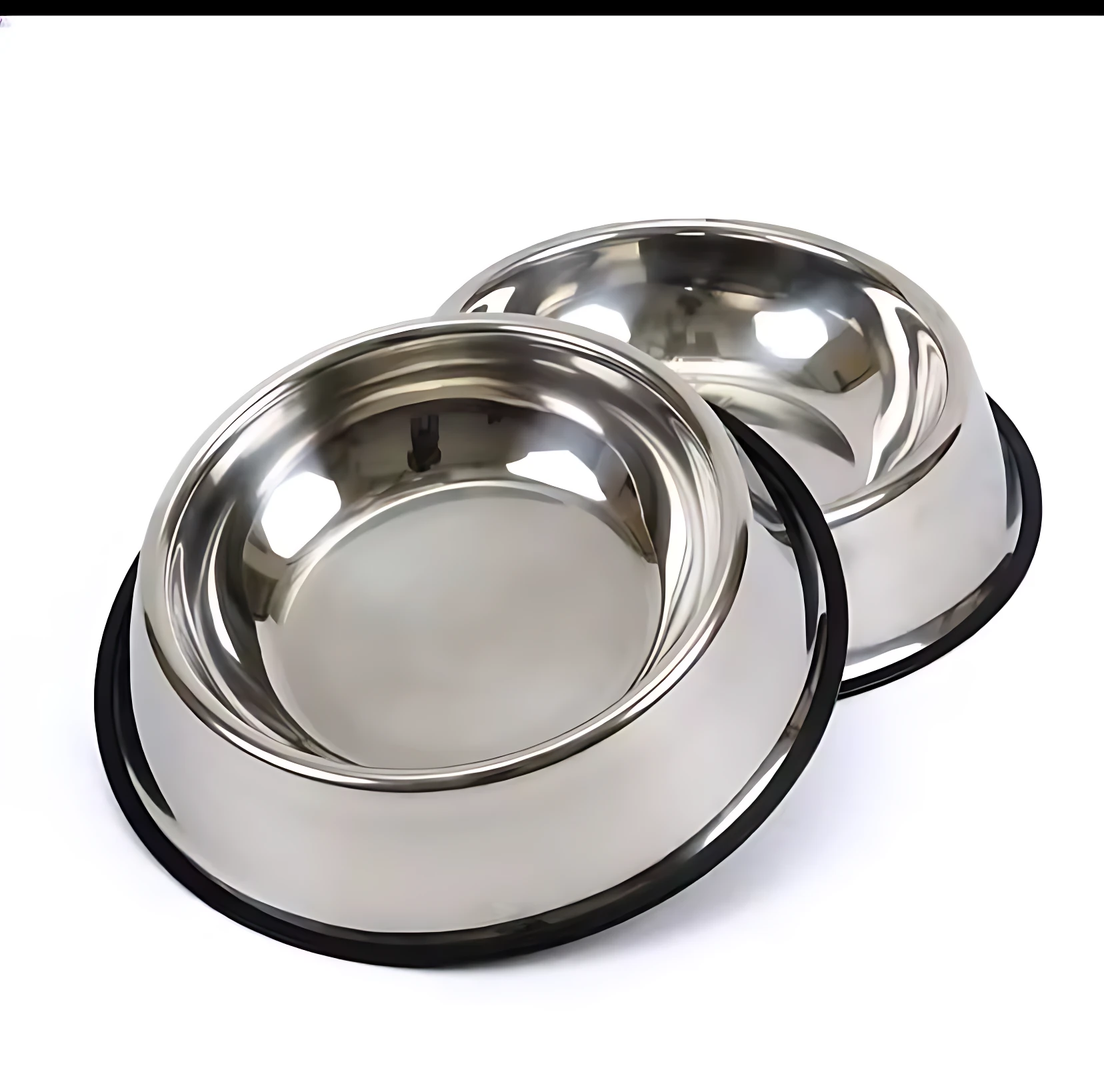 Dos comederos para mascotas de acero inoxidable con base antideslizante negra, vistos en ángulo cercano.