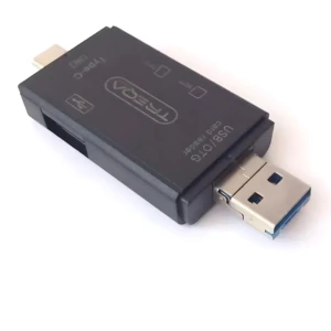 Convertidor OTG multifunción USB-C y USB-A negro para tarjetas SD y MicroSD.