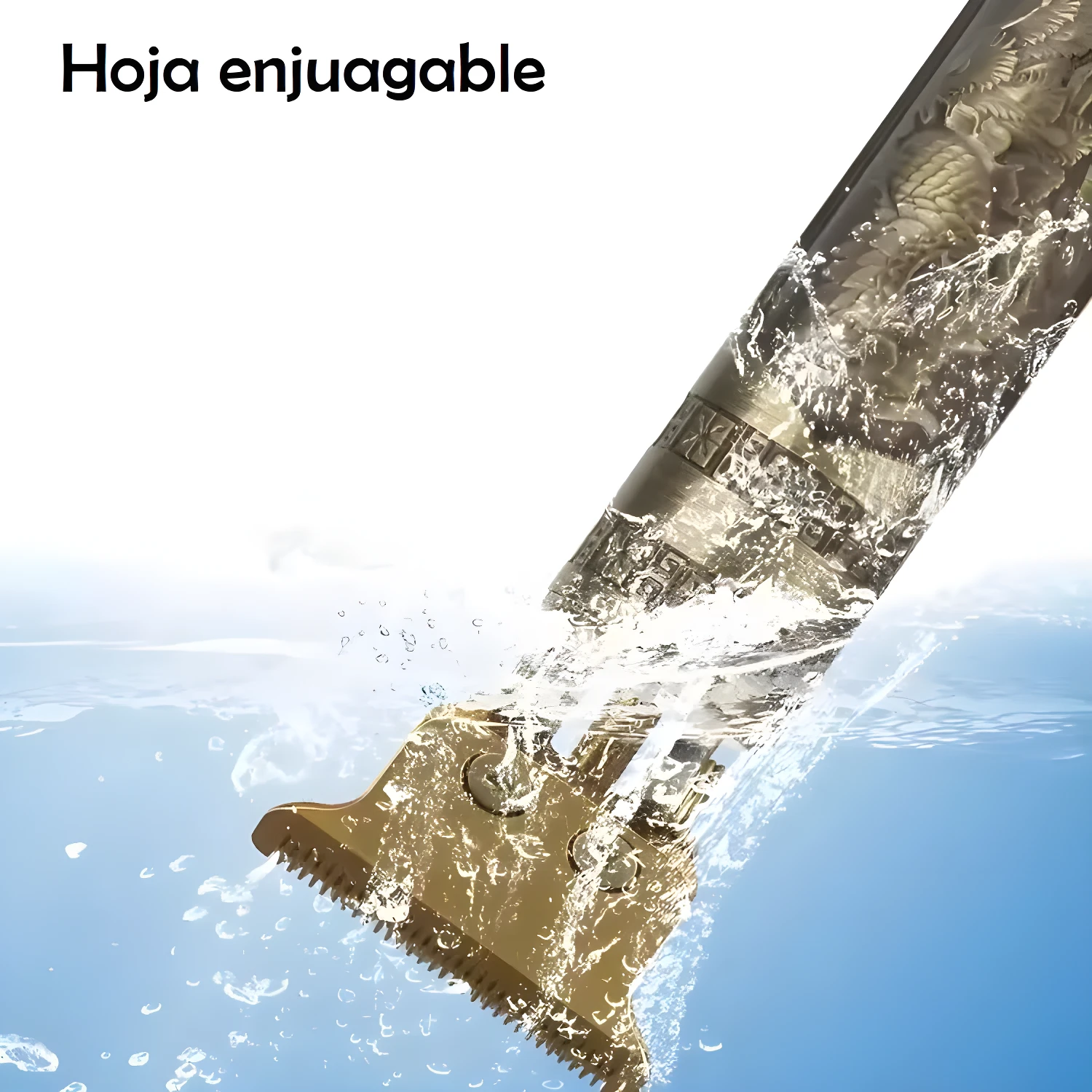 Cortadora de pelo profesional dorada con diseño grabado, mostrada bajo el agua para indicar que la hoja es lavable.