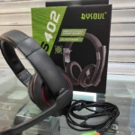 Diadema gamer Bysoul BS-402 negra con micrófono, cable con conectores 3.5mm y control de volumen.