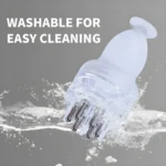 Dispensador capilar con puntas metálicas sumergido en agua, indicando facilidad de limpieza.