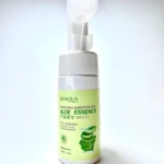 Bioaqua Aloe Essence, limpiador facial refrescante y humectante 120ml, con aplicador tipo cepillo.