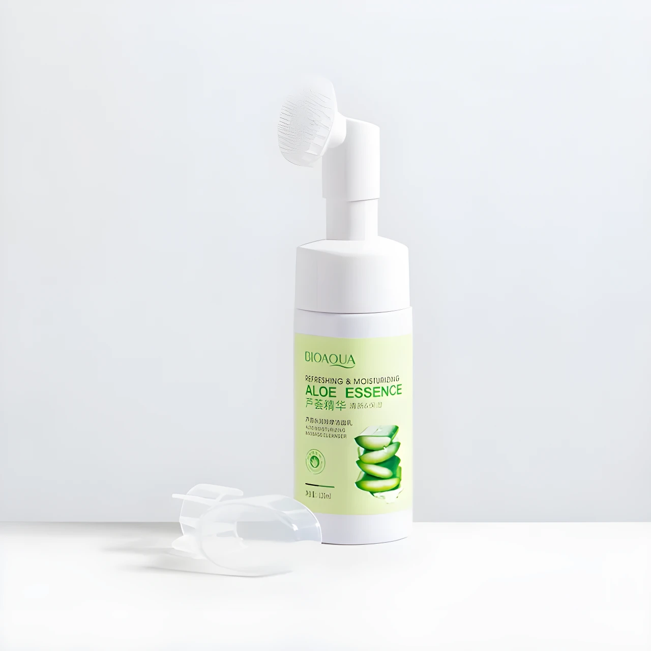 Espuma facial limpiadora Aloe Vera Bioaqua refrescante y humectante con aplicador, 150ml.