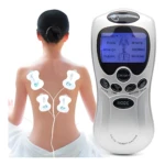 Electroestimulador Genki Digital4 con 4 electrodos, alivia dolor muscular en espalda de mujer.