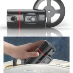 Girador facial 360 negro con banda roja, sosteniéndolo en un bolso, 270g, 12cm