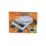 Balanza de cocina digital blanca SF400 pesa alimentos con pantalla LCD y botones de control.