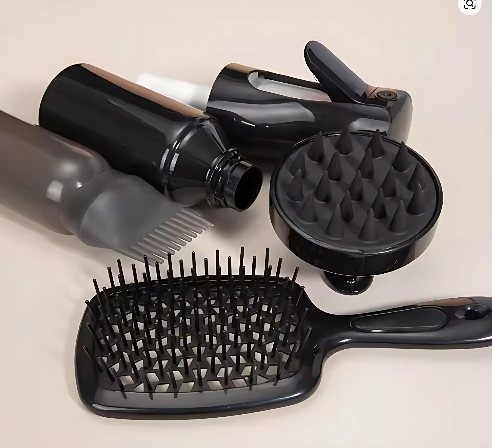 Kit 4 cepillos para cabello negro: cepillo ventila, peine, aplicador y masajeador.