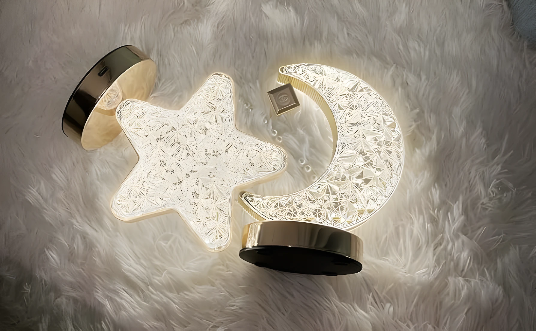 Lámpara LED forma de luna y estrella, diseño moderno con base dorada, ideal para dormitorio infantil, luz tenue.