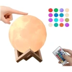 Lámpara Luna LED 15cm con base de madera, control remoto 16 colores, tacto para encender.