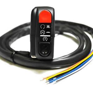 Mando encendido/apagado para moto Domino, negro con botón rojo, cable multifuncional.