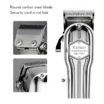 Máquina cortadora de cabello Kemei KM-1977 inalámbrica de color plateado, con cuchilla de acero al carbono y detalles de diseño ergonómico metálico.