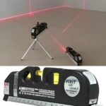 Nivel láser Fixit LevelPro 3 con trípode proyectando líneas rojas en una habitación.
