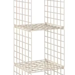 Organizador de clóset colgante color blanco con estructura de rejilla metálica, cuatro niveles de almacenamiento y dos ganchos superiores para barra.