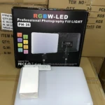 Panel de luz LED RGBW de 36cm, modelo PM-36, con control remoto, ideal para fotografía profesional.