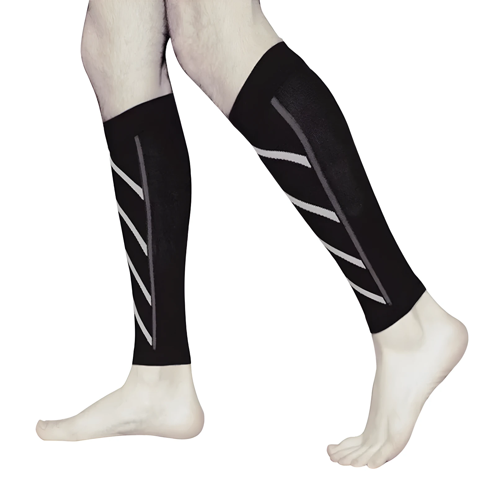 Pantorilleras de compresión negras para running con diseño de líneas blancas y grises, cubriendo el tobillo hasta la pantorrilla.