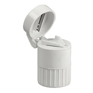 Pastillero circular blanco con cortador integrado, ideal para dividir y organizar medicamentos.
