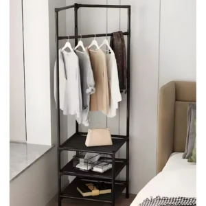 Perchero esquinero negro con 4 niveles, cuelga ropa y organiza accesorios, ideal para espacios reducidos.