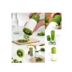 Picadora manual de hierbas, verde y blanco, con cuchillas circulares. Incluye dos unidades.