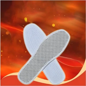 Set x2 plantillas con infrarrojo, blancas, perforadas y transpirables, sobre fondo naranja degradado.