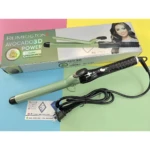 Rizador de cabello color verde menta modelo RE-2501 frente a su caja, incluye cable giratorio y empuñadura texturizada, sobre fondo de colores pastel.