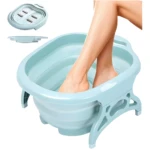 Tina de pedicure azul plegable con rodillos para masajes en la planta de los pies.