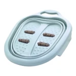 Tina de pies portátil plegable color azul claro con rodillos masajeadores.