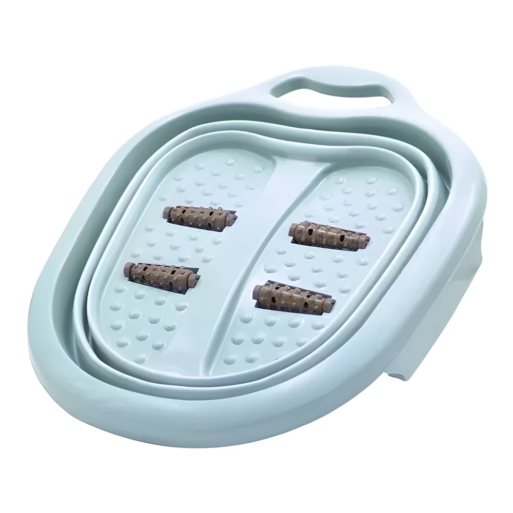 Tina de pies portátil plegable color azul claro con rodillos masajeadores.